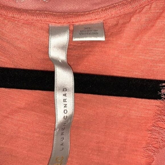 Lauren Conrad XL Coral Sleeveless Tank Top With Floral Appliqué & Frayed Edges 1 - Picture 2 of 13